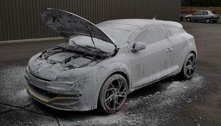 Vente de produits d’entretien  pour préserver l’état des véhicules.